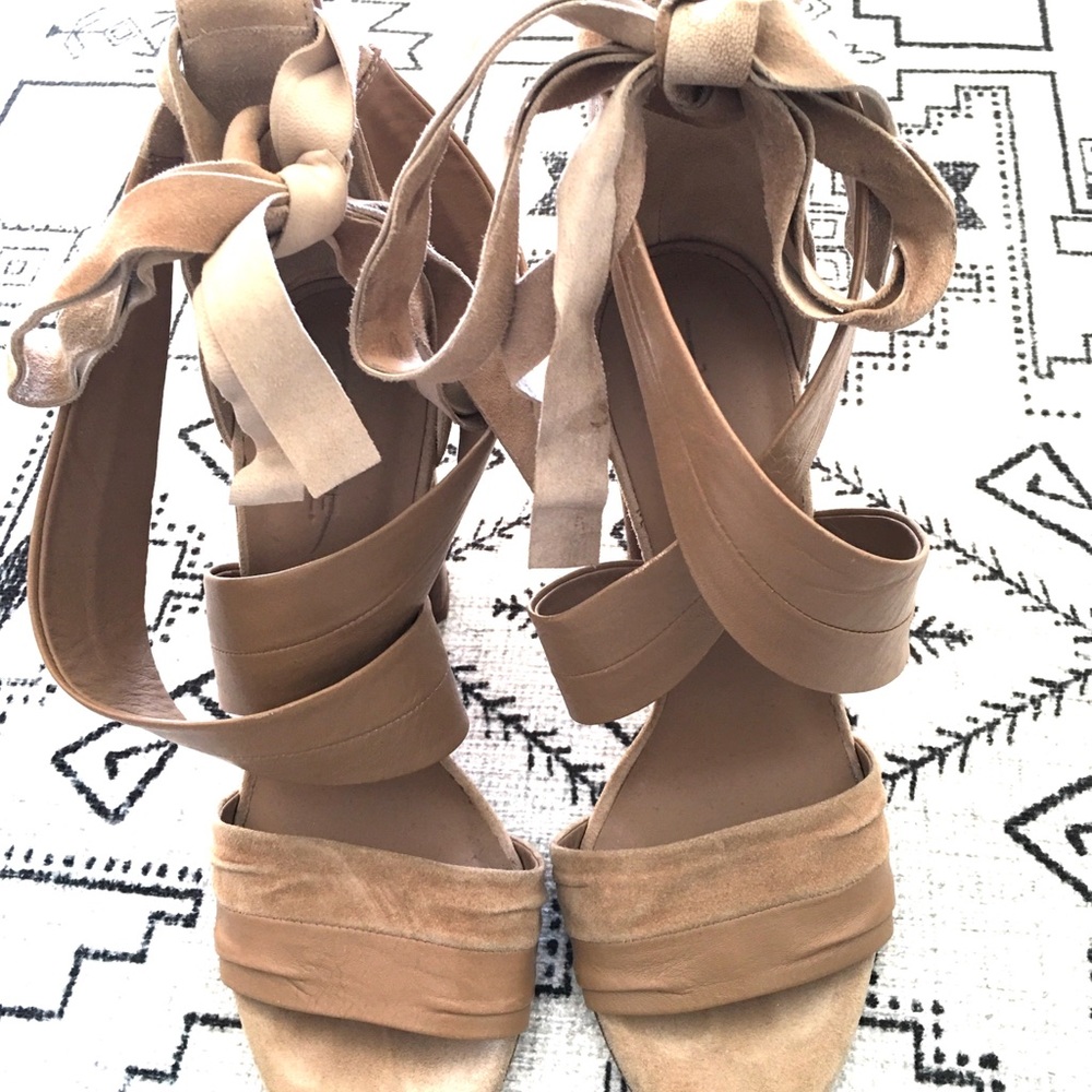 ‼️ Sale‼️ VINCE. Ankle Wrap Sandals